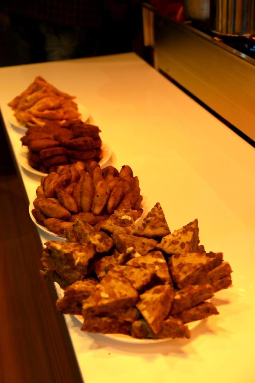 Aura One Hotel Kochi Dış mekan fotoğraf