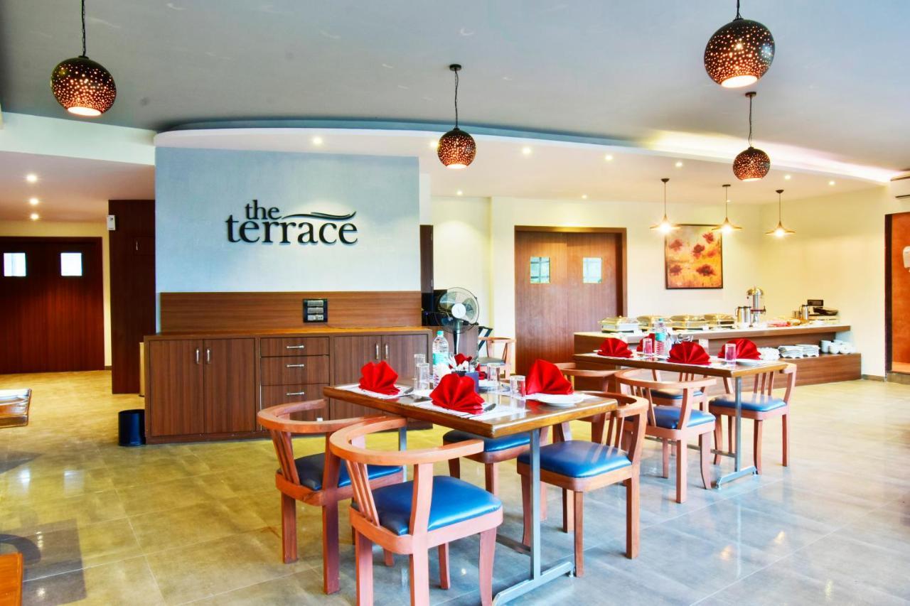 Aura One Hotel Kochi Dış mekan fotoğraf