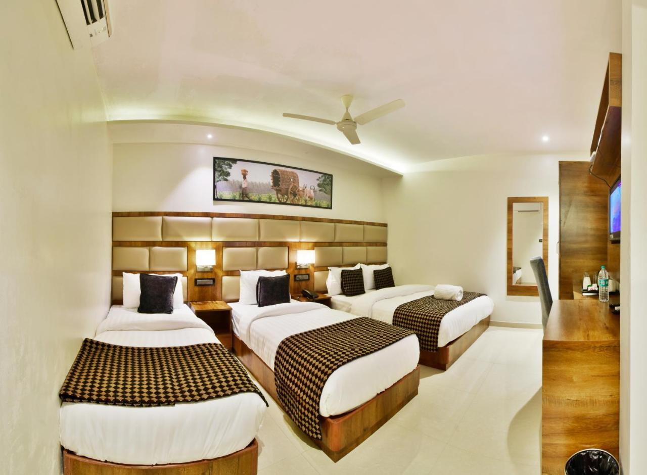 Aura One Hotel Kochi Dış mekan fotoğraf
