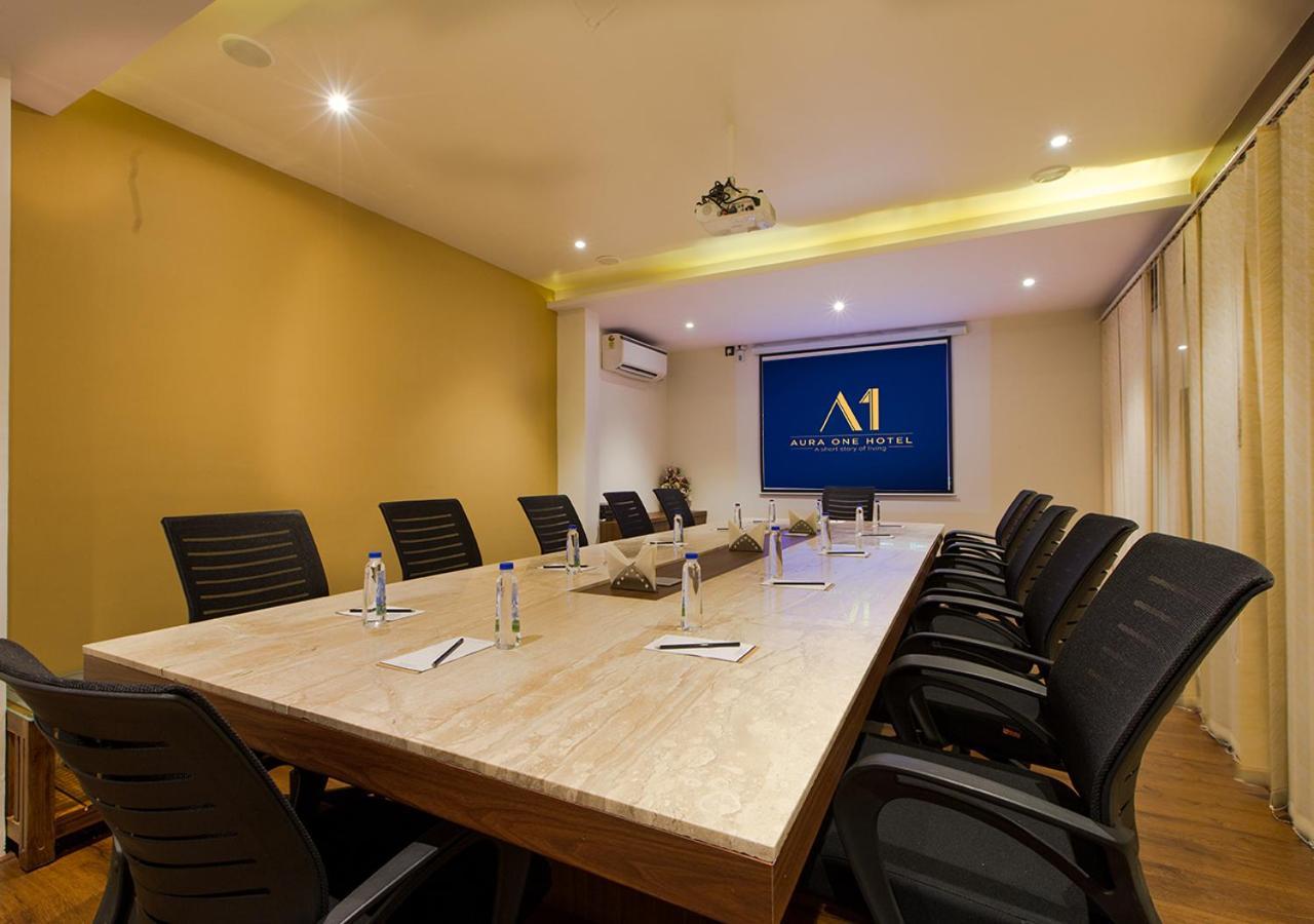 Aura One Hotel Kochi Dış mekan fotoğraf