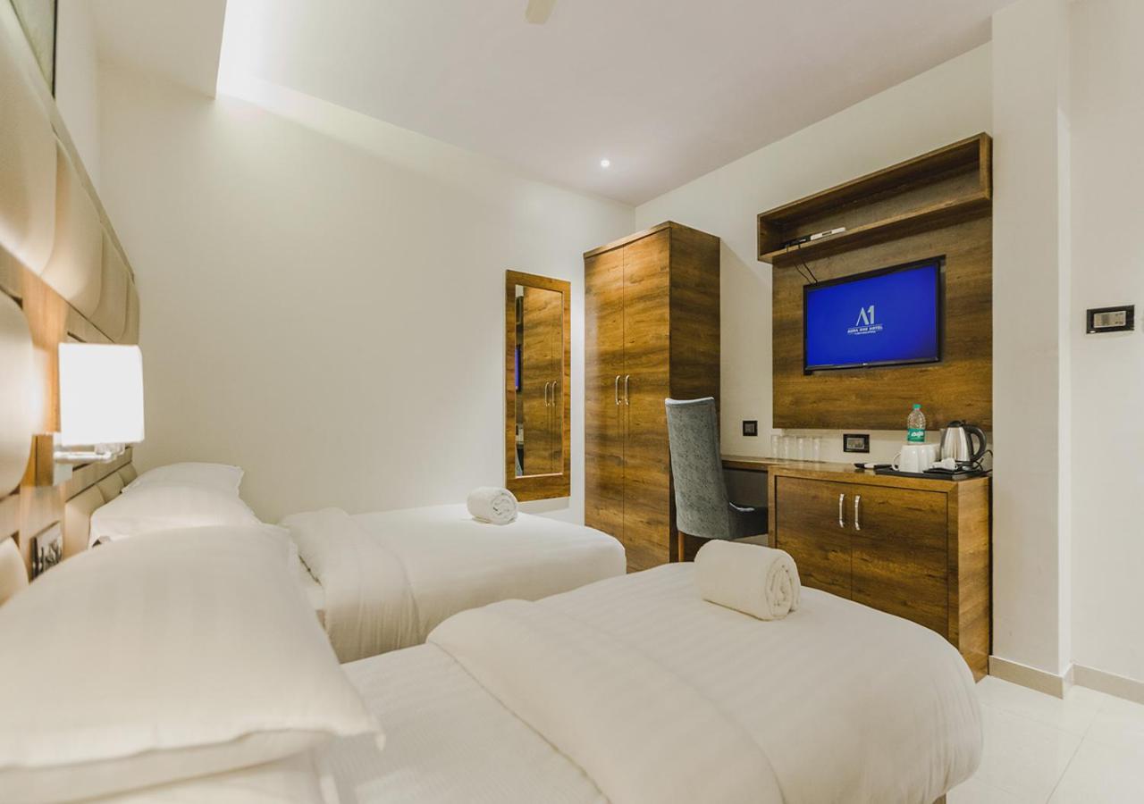 Aura One Hotel Kochi Dış mekan fotoğraf