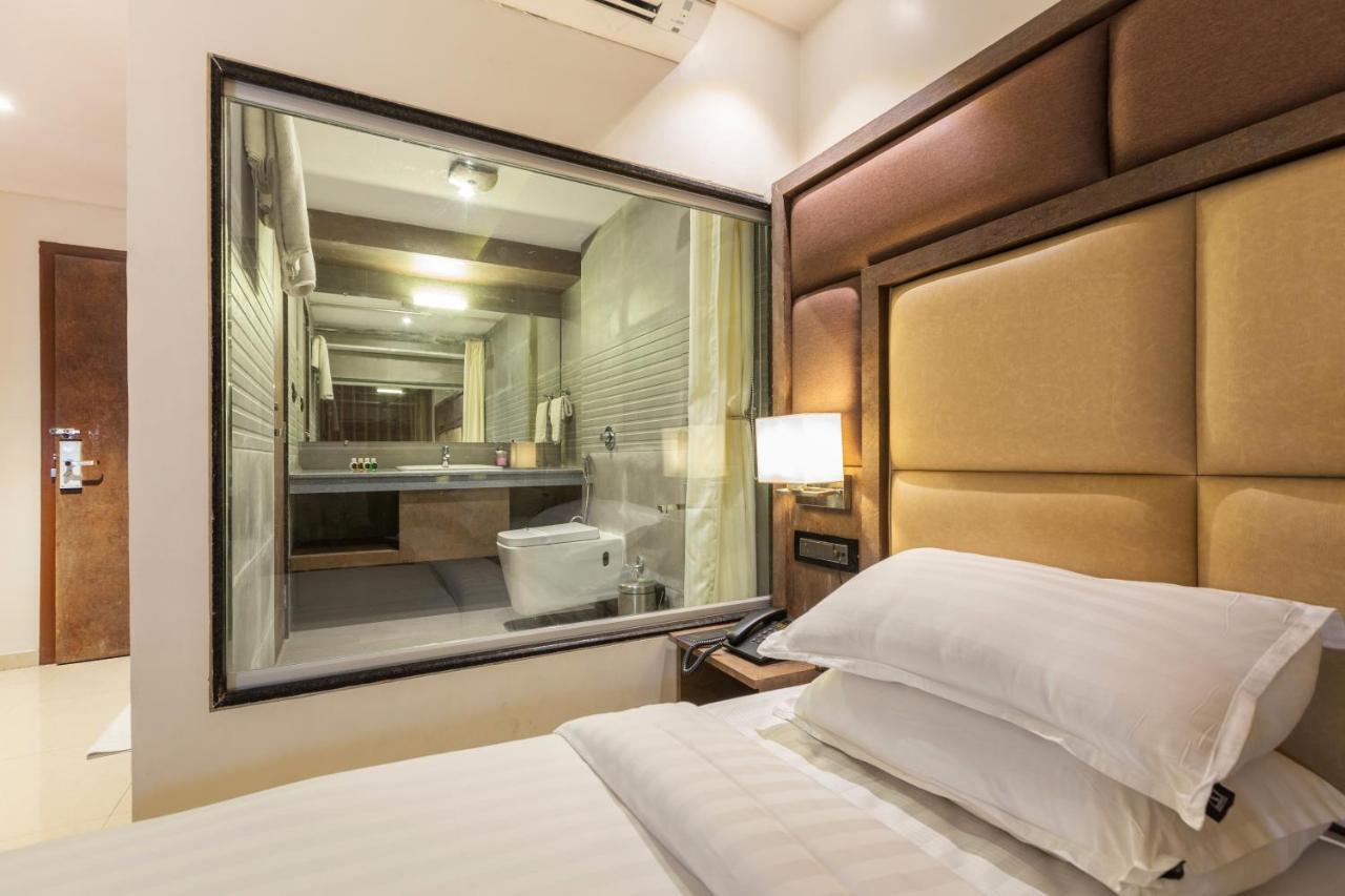 Aura One Hotel Kochi Dış mekan fotoğraf