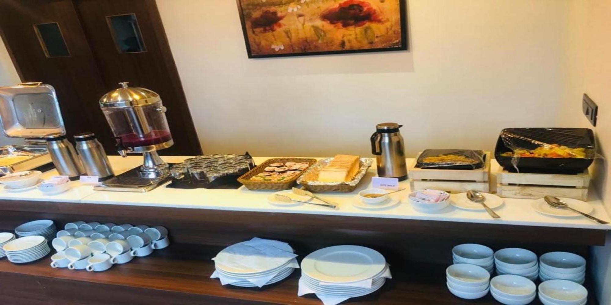 Aura One Hotel Kochi Dış mekan fotoğraf